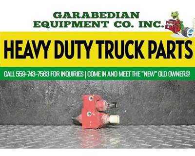 Cummins ISX Doser Shutoff Assembly for Peterbilt 386, Part # 3684361 / 3684362 / 5308312 / 5294519