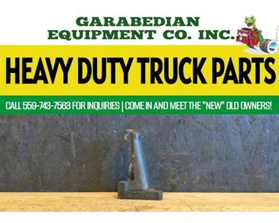 Detroit DD13 Left Radiator Tie Rod Bracket for Freightliner Cascadia 125, Part # A4712031940