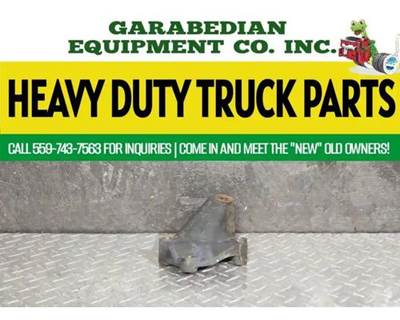 Detroit DD13 Right Side Radiator Tie Rod Bracket, Part # A4712031840