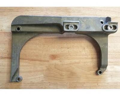 Used 2013 Detroit DD15 Air Cleaner Bracket, Part # A4720940341, Fits Freightliner Cascadia 125