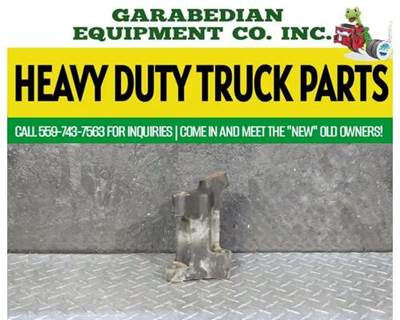 2013 Detroit DD15 EPA10 GHG14 Left Radiator Tie Rod Bracket, Part # A4720781141