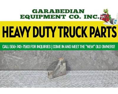 Detroit DD15 Right Radiator Tie Rod Bracket, Part # A4722030840, Fits Freightliner Cascadia 125