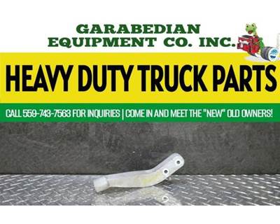 2011 Mack MP7 Lower Fan Shroud Bracket for CXU612, Part # 21337100