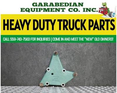 2014 Volvo D13 Fan Hub Mount Bracket for Volvo VNL, Part # 21399481