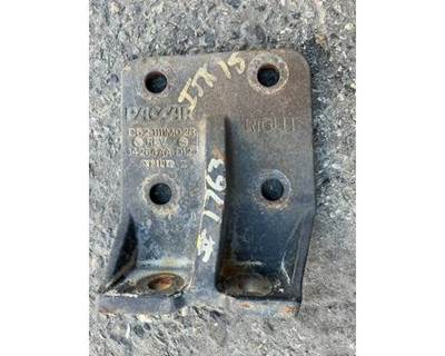 Cummins ISX15 Engine Mount for a Peterbilt 386