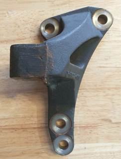 Detroit DD13 Engine Mount