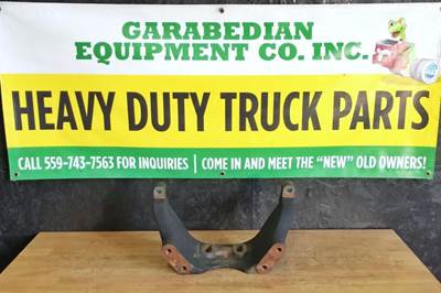 Detroit DD13 Engine Mount