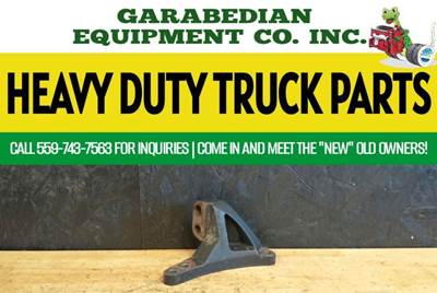 Detroit DD13 Engine Mount for a Freightliner Cascadia 125