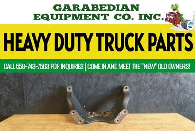 Detroit DD13 Engine Mount for a Freightliner Cascadia 125