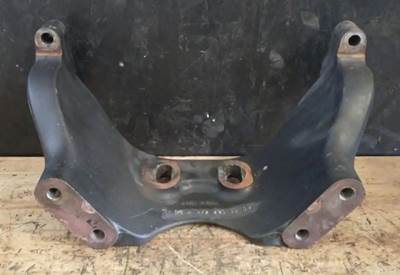 Detroit DD13 Engine Mount for a Freightliner Cascadia 125