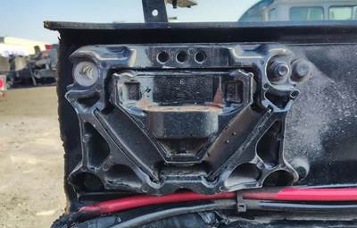 Detroit DD13 Engine Mount for a Freightliner Cascadia 116 Day Cab