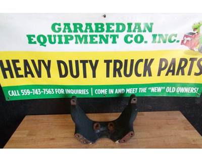 Detroit DD13 Engine Mount