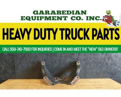 Detroit DD13 Engine Mount for a Freightliner Cascadia 125