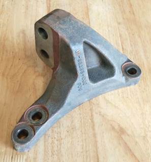 Detroit DD15 Engine Mount