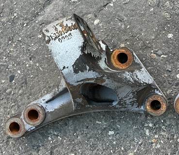 Detroit DD15 Engine Mount for a Freightliner Cascadia 126