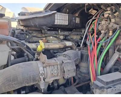 Detroit DD13 Engine - 410 HP