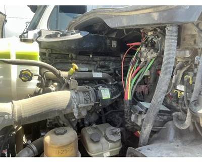 Detroit DD13 Engine for a Freightliner CASCADIA