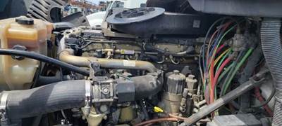 Detroit DD15 Engine for a Freightliner Cascadia 125