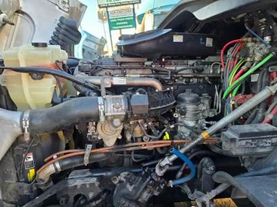 Detroit DD15 Engine for a Freightliner Cascadia 125