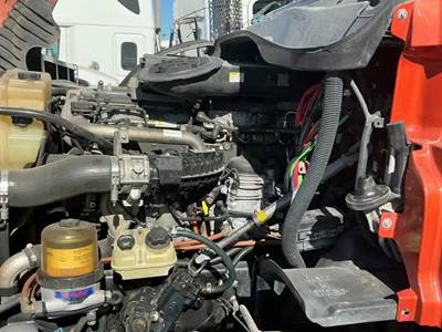 Detroit DD15 Engine for a Freightliner Cascadia 125