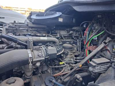 Detroit DD15 Engine for a Freightliner CASCADIA