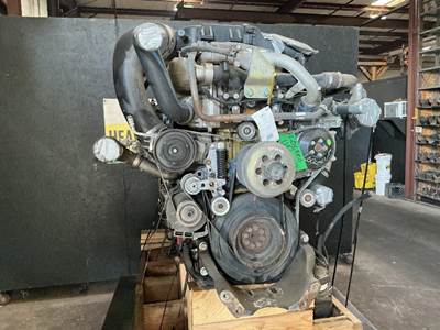 Detroit DD15 Engine for a Freightliner Cascadia 125