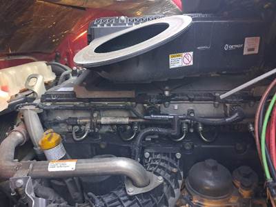 Detroit DD15 Engine for a Freightliner CASCADIA