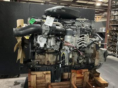 Detroit DD15 Engine for a Freightliner CASCADIA