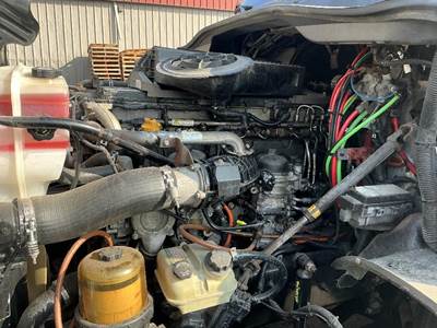 Detroit DD15 Engine for a Freightliner CASCADIA