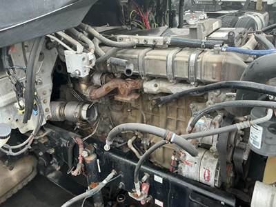 Detroit DD15 Engine for a Freightliner CASCADIA