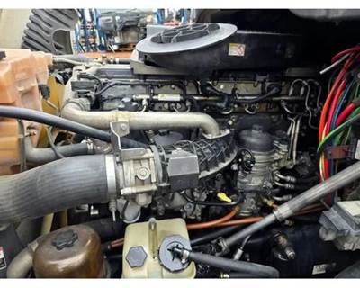 Detroit DD15 Engine for a Freightliner Cascadia 125