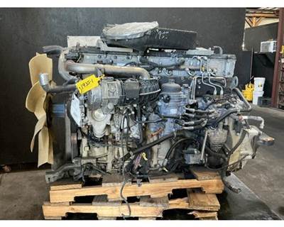 Detroit DD15 Engine for a Freightliner Cascadia 125
