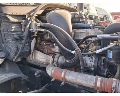 Detroit DD15 Engine for a Freightliner CASCADIA