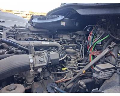 Detroit DD15 Engine for a Freightliner Cascadia 125