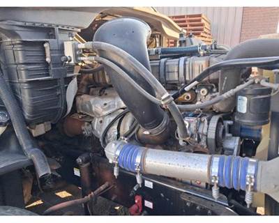 Detroit DD15 Engine for a Freightliner CASCADIA
