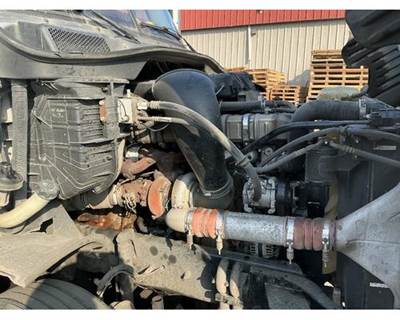 Detroit DD15 Engine for a Freightliner CASCADIA