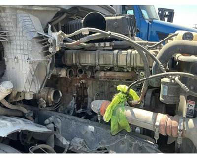 Detroit DD15 Engine for a Freightliner Cascadia 126