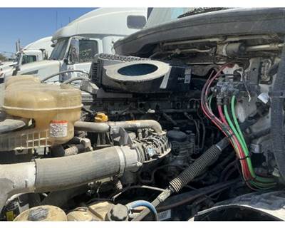 Detroit DD15 Engine for a Freightliner CASCADIA