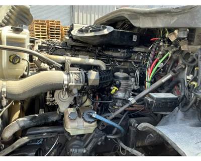 Detroit DD15 Engine for a Freightliner CASCADIA