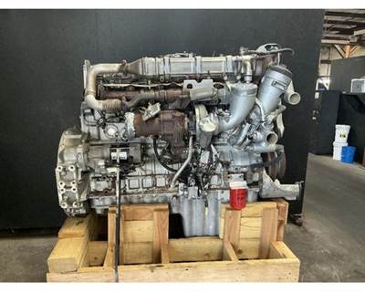 Mercedes-Benz MBE 4000 Engine for a Freightliner COLUMBIA 112