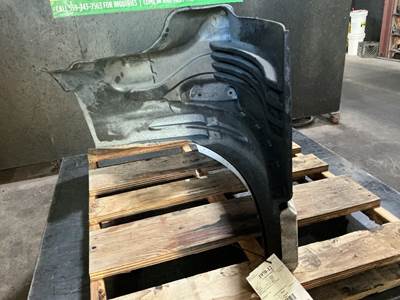 Freightliner Cascadia 113 Right Fender Extension