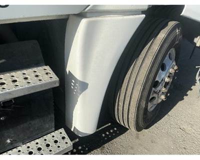 Freightliner Cascadia 125 Right Fender Extension