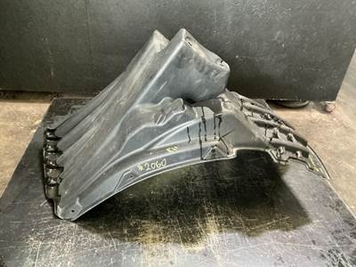Freightliner Cascadia 126 Fender Extension