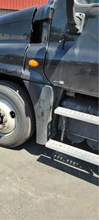 Freightliner Cascadia Left Fender Extension