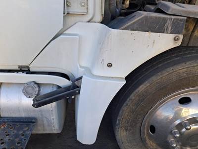 International 4400 LP Right Fender Extension