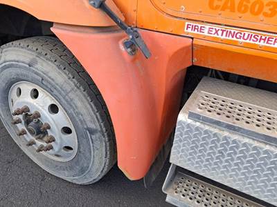 International 9200i Left Fender Extension