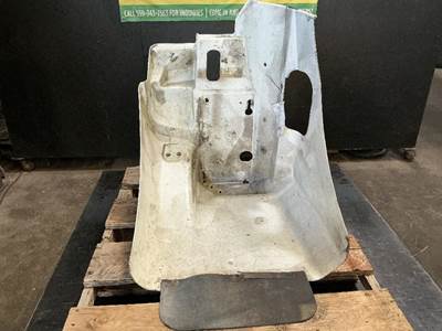 International 9200i Right Fender Extension