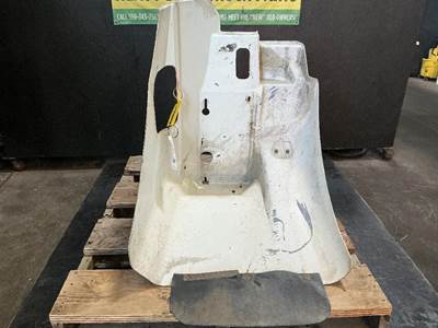 International 9200i Left Fender Extension