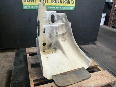 International 9200i Left Fender Extension