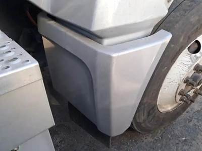 International LT625 Right Fender Extension